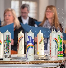 Taufe - Faltblatt der Ev.-Luth. Landeskirche Sachsen Taufe - Faltblatt der Ev.-Luth. Landeskirche Sachsen